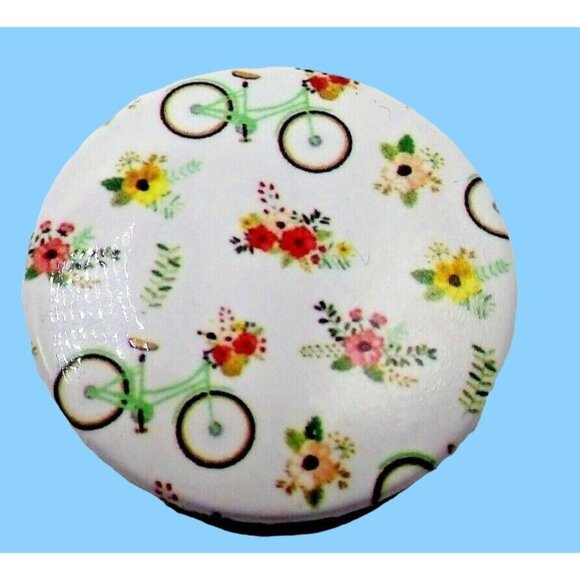 Bicycle Cruiser Button Pin Green Bike Flower Basket Backpack Gorpcore Spokehead - Picture 1 of 3